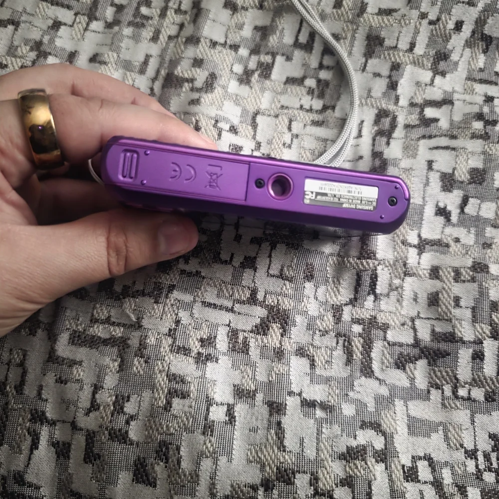 Samsung Purple Digital Camera with Zoom Lens